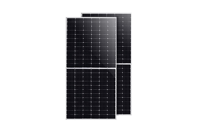 Principles and Characteristics of Photovoltaic Half-Cell Panels